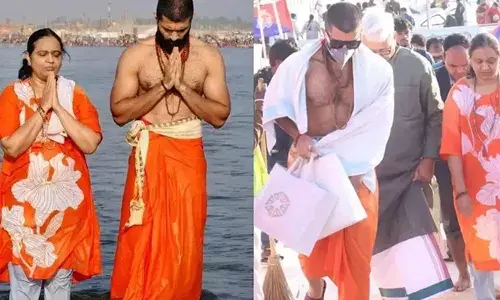 മഹാകുംഭമേളയില്‍ പങ്കെടുത്ത് ഗംഗയില്‍ സ്നാനം ചെയ്ത് തെലുങ്ക് താരം വിജയ് ദേവരകൊണ്ട; എത്തിയത് അമ്മയ്‌ക്കൊപ്പം