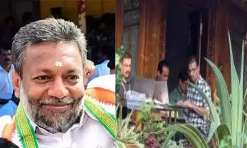അനധികൃത സ്വത്ത് സമ്പാദനമെന്ന് പരാതി; കോണ്‍ഗ്രസ് വിമത നേതാവ് പി.കെ രാഗേഷിന്റെ ബാങ്ക് അക്കൗണ്ട് വിജിലന്‍സ് മരവിപ്പിച്ചു; രാഗേഷിന്റെ കോര്‍പറേഷന്‍ കാബിനില്‍ നടത്തിയ റെയ്ഡിലും രേഖകള്‍ പിടിച്ചെടുത്തു; രാഷ്ട്രീയ പ്രേരിതമെന്ന് രാഗേഷ്