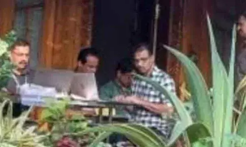 പി കെ രാഗേഷിന്റെ അനധികൃത സ്വത്തു സമ്പാദനം: വീട്ടിലും ഓഫിസിലും നടത്തിയറെയ്ഡില്‍ സ്ഥിരനിക്ഷേപ സര്‍ട്ടിഫിക്കറ്റുള്‍പ്പെടെനിരവധി രേഖകള്‍ പിടിച്ചെടുത്തു