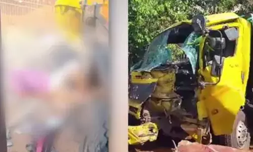 ബൈക്ക് യാത്രക്കാരൻ ലോട്ടറിയെടുക്കാനായി പെട്ടെന്ന് വെട്ടിച്ചു; ലോറി നിയന്ത്രണം തെറ്റിയെത്തി ലോട്ടറിക്കാരനെ ഇടിച്ചുതെറിപ്പിച്ചു; വയോധികന് ദാരുണാന്ത്യം; രണ്ടുപേർക്ക് പരിക്ക്