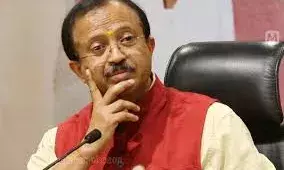 ജനം കൊല്ലപ്പെടുമ്പോഴും എകെ ശശീന്ദ്രന് ഗാനമേളയിലും പാര്‍ട്ടി പ്രസിഡന്റിനെ തിരഞ്ഞെടുക്കലിലുമാണ് താല്‍പര്യം; എ.കെ.ശശീന്ദ്രന്‍ രാജിവയ്ക്കണമെന്ന് വി മുരളീധരന്‍