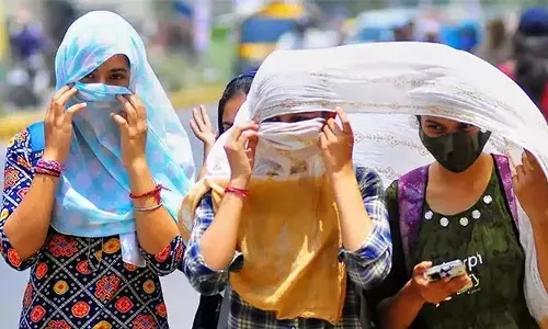 സംസ്ഥാനത്ത് ഇന്നും സാധരണയെക്കാള്‍ താപനില ഉയരാന്‍ സാധ്യത; ഉയര്‍ന്ന താപനിലയും ഈര്‍പ്പമുള്ള വായുവും കാരണം ചൂടും അസ്വസ്ഥതയുമുള്ള കാലാവസ്ഥയ്ക്ക് സാധ്യത; ജാഗ്രതാ നിര്‍ദ്ദേശം പുറപ്പെടുവിച്ച് കേന്ദ്ര കാലാവസ്ഥ വകുപ്പ്