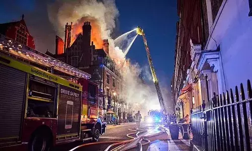 ലണ്ടനിലെ പഞ്ചനക്ഷത്ര ഹോട്ടലില്‍ തീപിടുത്തം; നൂറോളം പേരെ ഒഴിപ്പിച്ചു അഗ്നിശമന സേന