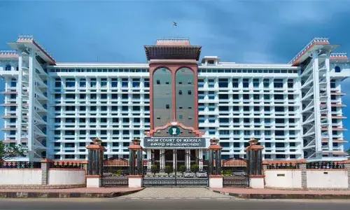 മഫ്ടിയിലെത്തുന്ന പൊലീസുകാരെ ജനം ചോദ്യം ചെയ്താല്‍ കുറ്റപ്പെടുത്താനാകില്ല; പൊലീസുകാര്‍ തിരിച്ചറിയല്‍ കാര്‍ഡ് കാണിക്കണമെന്ന് ഹൈകോടതി