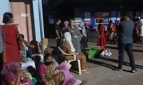 പാലക്കാട് ജില്ലാ ആശുപത്രിയില്‍ വന്‍ തീപ്പിടിത്തം; തീ പടര്‍ന്നത് സ്ത്രീകളുടെ വാര്‍ഡിനോട് ചേര്‍ന്നുള്ള മുറിയില്‍; സമയോചിതമായ ഇടപെടലില്‍ ഒഴിവായത് വന്‍ ദുരന്തം; ആളപായമില്ല; രോഗികളെ ഒഴിപ്പിച്ചു