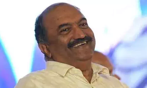 ശശി തരൂര്‍ പറഞ്ഞത് കേരളത്തില്‍ എല്ലാവരും അംഗീകരിക്കുന്നതാണെന്ന് ധനമന്ത്രി; ഫാക്ടാണ് പറഞ്ഞത്; കേന്ദ്രത്തിന്റെ സാമ്പത്തിക ഉപരോധം അടക്കം നേരിടുമ്പോഴാണ് ഇതെന്നും മന്ത്രി ബാലഗോപാല്‍