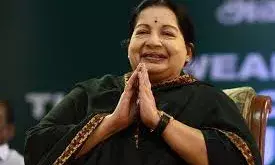 രണ്ട് സ്വര്‍ണ കിരീടങ്ങളും ഒരു സ്വര്‍ണ വാളും ഉള്‍പ്പടെ ഏകദേശം 27 കിലോ സ്വര്‍ണാഭരണം; എല്ലാം അതീവ സുരക്ഷയില്‍ തല്‍കാലം സൂക്ഷിക്കും; ജയലളിതയുടെ സ്വര്‍ണ്ണം തമിഴ്‌നാടിന് സ്വന്തമാകുമ്പോള്‍