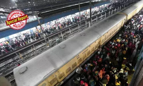 പ്രയാഗ് രാജ് എക്‌സ്പ്രസ് കാത്തുനില്‍ക്കെ പ്രയാഗ് രാജ് സ്‌പെഷ്യല്‍ ട്രെയിന്‍ ഉടനെത്തിച്ചേരുമെന്ന് അറിയിപ്പ്; ഡല്‍ഹിയിലെ അപകടത്തിനിടയാക്കിയത് അനൗണ്‍സ്‌മെന്റിലെ ആശയക്കുഴപ്പം;  റെയില്‍വേയെ പ്രതിക്കൂട്ടിലാക്കി ഡല്‍ഹി പോലീസിന്റെ പ്രാഥമിക റിപ്പോര്‍ട്ട്