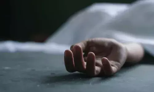 തിരുവനന്തപുരം പൗഡിക്കോണത്ത് 11 വയസുകാരി തൂങ്ങിമരിച്ച നിലയില്‍; വീടിനുള്ളിലെ ജനലില്‍ റിബണ്‍ കൊണ്ട് കഴുത്തില്‍ കുരുക്കിട്ട നിലയില്‍