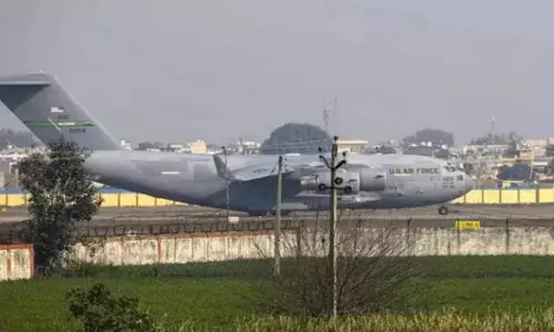 അനധികൃത കുടിയേറ്റക്കാരുമായി മൂന്നാം യുഎസ് സൈനിക വിമാനവും ഇന്ത്യൻ മണ്ണിൽ; അമൃത്സറിൽ ലാൻഡ് ചെയ്തു; ഇതോടെ മടങ്ങിയെത്തിയവരുടെ എണ്ണം 335 ആയി; നാടുകടത്ത് കടുപ്പിച്ച് ട്രംപ്