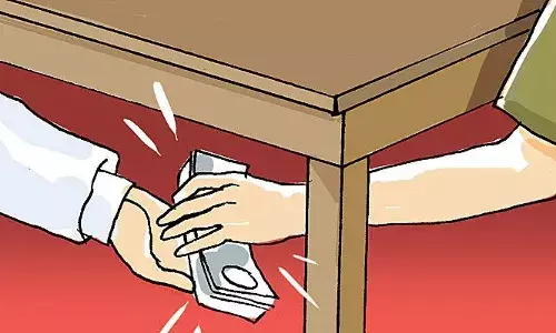 കൈക്കൂലി; പത്ത് വര്‍ഷത്തിനിടെ പിടിയിലായത് 298 സര്‍ക്കാര്‍ ഉദ്യോഗസ്ഥര്‍: അനധികൃത സ്വത്ത് സമ്പാദനത്തിന് പിടിയിലായത് 184 പേര്‍