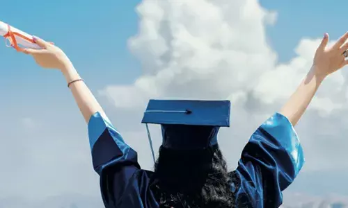 സര്‍ക്കാര്‍ താങ്ങായി; പഠനത്തിനായി വിദേശത്തേക്ക് പറന്നത് പട്ടിക ജാതിയില്‍പ്പെട്ട 770 വിദ്യാര്‍ത്ഥികള്‍