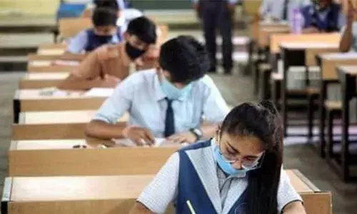 സിബിഎസ്ഇ പത്ത്, പ്ലസ് 2 ക്ലാസുകളിലെ ചോദ്യപേപ്പര്‍ സമൂഹ മാധ്യമങ്ങള്‍ വഴി ലഭിക്കുമെന്ന പ്രചരണം തെറ്റ്; ശക്തമായ നിയമനടപടി സ്വീകരിക്കുമെന്ന് സിബിഎസ്ഇ