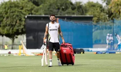 സ്വന്തമായി ഷെഫിനെയോ സഹായികളെയോ അനുവദിക്കില്ലെന്ന് ബിസിസിഐ;  വിരാട് കോലിക്ക് ഇന്ത്യന്‍ ടീം ക്യാമ്പിലെ ഭക്ഷണം വേണ്ട; ഇഷ്ടഭക്ഷണം പുറത്തുനിന്ന് വരുത്തി കഴിച്ച് വിരാട് കോഹ്‌ലി