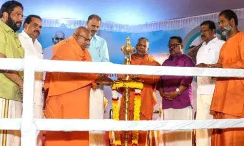 ഷര്‍ട്ട് ധരിച്ച് ക്ഷേത്ര ദര്‍ശനം; തന്ത്രിമാരുടെ അഭിപ്രായം തേടാതെ സര്‍ക്കാര്‍ തീരുമാനമെടുക്കണമെന്ന് സ്വാമി സച്ചിദാനന്ദ