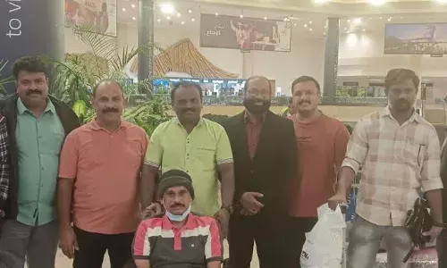 അസുഖബാധിതനായി ദുരിതത്തിലായ സുരേഷ് നവയുഗത്തിന്റെ സഹായത്തോടെ നാട്ടിലേക്ക് മടങ്ങി.