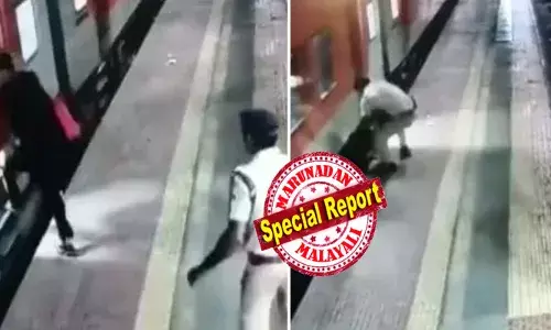 എത്ര കിട്ടിയാലും പഠിക്കില്ല..; ട്രെയിൻ പതിയെ ഓടിത്തുടങ്ങി; ഇരുതോളിലും ഭാരമേറിയ ബാഗുകളുമായി യുവാവ്; കയറാനുള്ള ശ്രമത്തിനിടെ പിടിവിട്ടു; നേരെ വീണത് ട്രാക്കിലേക്ക്; നിലവിളിച്ച് യാത്രക്കാർ; ഓടിവന്ന ആര്‍പിഎഫ് ഉദ്യോഗസ്ഥന്‍ ചെയ്തത്; അത്ഭുത രക്ഷപ്പെടൽ; ഭയപ്പെടുത്തുന്ന വീഡിയോ പുറത്ത്