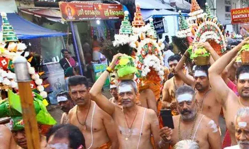 പദയാത്രയായി അമ്പതിനായിരത്തിലധികം പേർ പഴനിമലയിലെത്തും; പ്രസാദമുണ്ടാക്കാനുള്ള തിരക്കിൽ അധികൃതർ; രാജകുലസമുദായത്തിൽപ്പെട്ട ഭക്തർക്ക് ഒരുക്കുന്നത് 15 ടൺ പഞ്ചാമൃതം