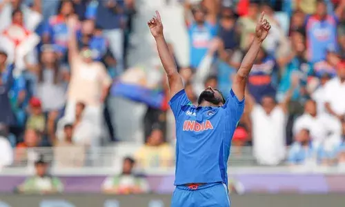 അജിത് അഗര്‍ക്കാറിന്റെ റെക്കോര്‍ഡ് ഇനി പഴംങ്കഥ; തിരിച്ചുവരവ് മാസ് ആക്കി ഷമി; അതിവേഗ 200 വിക്കറ്റ് നേടുന്ന ഇന്ത്യന്‍ പേസര്‍; റെക്കോര്‍ഡുകള്‍ തിരുത്തി മുഹമ്മദ് ഷമി