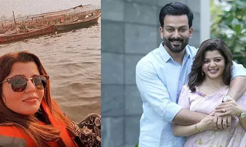 കുംഭമേള കാണാന്‍ ഒറ്റയ്‌ക്കെത്തി സുപ്രിയ മേനോന്‍; ഇറങ്ങിയത് വിവിഐപികള്‍ക്കായി സജ്ജീകരിച്ച ഭാഗത്ത്; ത്രിവേണി സംഗമത്തില്‍ നിന്നുള്ള ദൃശ്യങ്ങള്‍ വൈറല്‍