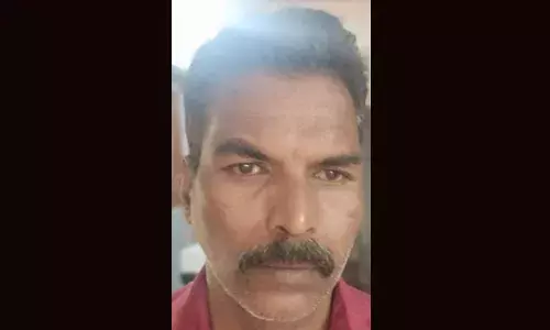 ഒരിക്കല്‍ ഒരു വള പണയം വച്ച് 43,000 രൂപ വാങ്ങി; രണ്ടാഴ്ചയ്ക്ക് ശേഷം മറ്റൊരു വളയുമായി വന്നപ്പോള്‍ ഉടമയ്ക്ക് സംശയം; പരിശോധനയില്‍ വളകള്‍ രണ്ടും മുക്കുപണ്ടം; ഒരേ സ്ഥാപനത്തില്‍ തട്ടിപ്പിന് ശ്രമിച്ചയാള്‍ പിടിയില്‍