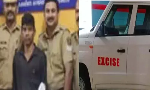 രഹസ്യ വിവരത്തിന്റെ അടിസ്ഥാനത്തിൽ പരിശോധന; വല വിരിച്ച് എക്സൈസ്; ട്രെയിനിൽ കഞ്ചാവ് കടത്തിക്കൊണ്ട് വരവേ പൊക്കി; നാലര കിലോഗ്രാമോളം പിടിച്ചെടുത്തു