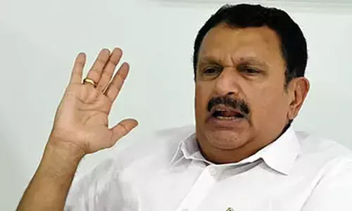 കേരളത്തില്‍ ഒരു കാലത്തും നേതൃക്ഷാമം ഉണ്ടായിട്ടില്ല; എല്ലാവരും നേതൃസ്ഥാനത്തിരിക്കാന്‍ യോഗ്യരാണ്; തരൂരിന് നല്ലത് ദേശീയ രാഷ്ട്രീയമാണ്, ഇവിടെ ഞങ്ങളൊക്കെ പോരെയെന്ന് കെ.മുരളീധരന്‍