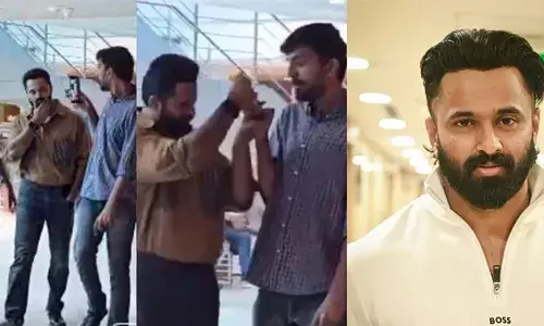 മാളിന്റെ ലിഫ്റ്റ് മുതല്‍ ആ ചെറുപ്പക്കാരന്‍ തന്റെ ചിത്രങ്ങള്‍ പകര്‍ത്തികൊണ്ടിരുന്നു; 200 തവണയെങ്കിലും പറഞ്ഞു കാണും; എന്നിട്ടും അയാള്‍ കേട്ടില്ല; ഫോണ്‍ പിടിച്ച് വാങ്ങിച്ചതില്‍ ഉണ്ണി മുകുന്ദന്‍