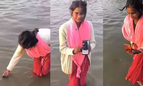 ഭര്‍ത്താവിന് കുംഭമേളയില്‍ പങ്കെടുക്കാനായില്ല; വിഡിയോ കോള്‍ ചെയ്ത് ഫോണ്‍ വെള്ളത്തില്‍ മുക്കി ഭാര്യ; വീഡിയോ വൈറലായതോടെ കമന്റുകളും ട്രോളുകളും