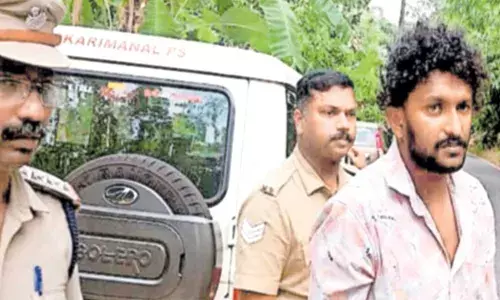 ഒരുമിച്ചു മദ്യപിച്ചിരിക്കെ മോഹനനെ മര്‍ദിച്ച ശേഷം മുറ്റത്ത് തള്ളിയിട്ടു; 58കാരനെ സുഹൃത്തിന്റെ വീട്ടുമുറ്റത്ത് മരിച്ചനിലയില്‍ കണ്ടെത്തിയ സംഭവം കൊലപാതകം: പ്രതിയെ അറസ്റ്റ് ചെയ്ത് പോലിസ്