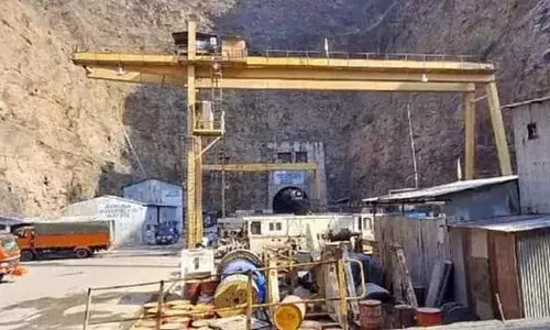 തെലങ്കാന ടണല്‍ അപകടം: തുരങ്കത്തില്‍ കുടുങ്ങിയ തൊഴിലാളികള്‍ക്ക് അരികില്‍ ദൗത്യസംഘം; മുന്നില്‍ ചെളിയും അവശിഷ്ടങ്ങളും