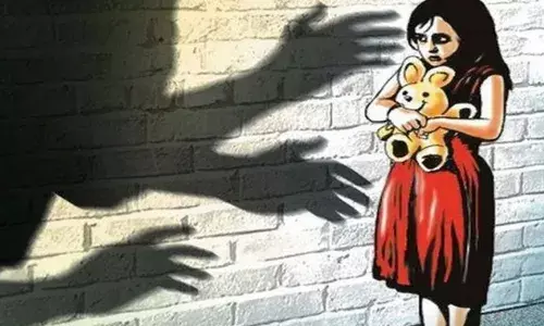 പതിനഞ്ചുകാരിയെ ഭീഷണിപ്പെടുത്തി വര്‍ഷങ്ങളായി പീഡിപ്പിച്ചു; ട്യൂഷന്‍ അധ്യാപകന്‍ അറസ്റ്റില്‍