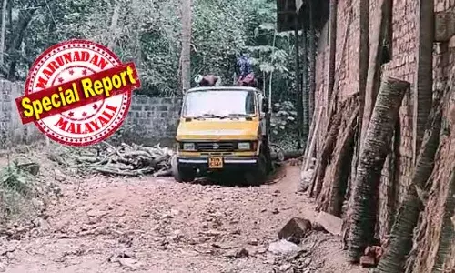 ചുമടിറക്കാന്‍ ഹൈഡ്രോളിക് സംവിധാനം ഉണ്ടായിരിക്കേ തൊഴിലാളി യൂണിയനുകളുടെ അതിക്രമം; കോടതി ഉത്തരവ് ഉണ്ടായിട്ടും അതിക്രമിച്ചു കയറി ലോഡ് ഇറക്കല്‍; വ്യവസായ സൗഹൃദ കേരളത്തില്‍ അടച്ചുപൂട്ടല്‍ ഭീതിയില്‍ വനിതാ സംരംഭകയുടെ സ്ഥാപനം