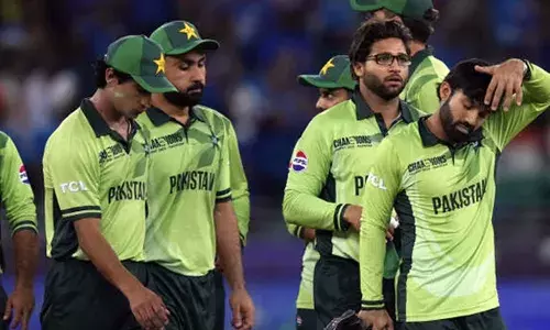 പിസിബി ചെലവാക്കുന്ന പണത്തിന്റെ കണക്ക് രാജ്യത്തിന് അറിയണം;  ജോലി ചെയ്യാതെ അവര്‍ പ്രതിഫലം പറ്റുന്നു; സ്ഥിരതയുള്ള ക്രിക്കറ്റ് ബോര്‍ഡ് ഇവിടെയും വേണം; ചാമ്പ്യന്‍സ് ട്രോഫിയിലെ പാക് ടീമിന്റെ തോല്‍വി പാര്‍ലമെന്റില്‍ ചര്‍ച്ചയാകും;  തലമുറ മാറ്റത്തിന് സാധ്യത