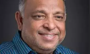 ഈസക്കയുടെ ജീവിതം പുസ്തകമാക്കുന്നു ഈസക്കയുടെ ജീവിതം പുസ്തകമാക്കുന്നു