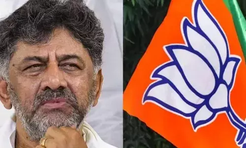 ഹിന്ദുവായാണ് ജനിച്ചത്, മരിക്കുന്നതും ഹിന്ദു ആയിട്ടായിരിക്കും;  അമിത് ഷായ്ക്ക് ഒപ്പം ശിവരാത്രി ആഘോഷവും; ഡി.കെ ശിവകുമാര്‍ അടുത്ത ഷിന്‍ഡെയെന്ന് ബിജെപി;  കര്‍ണാടകയില്‍ കോണ്‍ഗ്രസ് പിളരുമോ? മുഖ്യമന്ത്രി സ്ഥാനം  ആഭ്യന്തര കലഹത്തിലേക്ക്