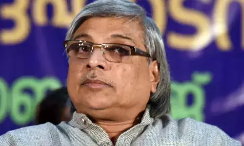 വയലന്‍സ് ചിത്രങ്ങളില്‍ അഭിനയിക്കുന്ന താരങ്ങള്‍ ആത്മപരിശോധന നടത്തണം; സിനിമാ പോസ്റ്ററുകളില്‍ ഇന്ന് ചിരിക്കുന്ന ചിത്രങ്ങളില്ലെന്ന് കമല്‍