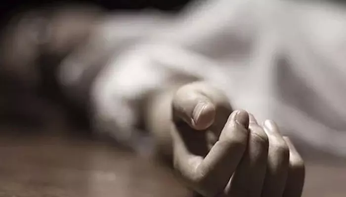 നീറ്റ് പരീക്ഷയ്ക്കുള്ള അപേക്ഷയിലെ നമ്പര് തെറ്റിച്ചതിന് പിതാവ് വഴക്കിട്ടു; വിദ്യാര്ത്ഥിനി ജീവനൊടുക്കി നീറ്റ് പരീക്ഷയ്ക്കുള്ള അപേക്ഷയിലെ നമ്പര് തെറ്റിച്ചതിന് പിതാവ് വഴക്കിട്ടു; വിദ്യാര്ത്ഥിനി ജീവനൊടുക്കി