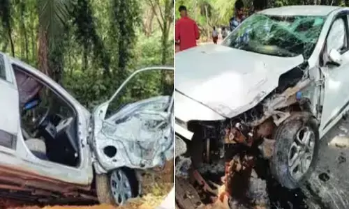 കാര്‍ നിര്‍ത്തി അശ്രദ്ധമായി ഡോർ തുറന്നു; മറ്റൊരു കാറുമായി കൂട്ടിയിടിച്ച് അപകടം; തകർന്നത് രണ്ട് കാറുകൾ; വഴിയരികിൽ നിന്ന യുവാവിനും പരിക്ക്; ആശുപത്രിയിലേക്ക് മാറ്റി