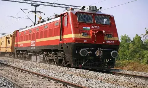 ആലപ്പുഴയില്‍ സ്ത്രീയും പുരുഷനും ട്രെയിന്‍ തട്ടി മരിച്ചു; പുരുഷനെ തിരിച്ചറിഞ്ഞു