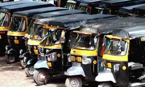 ഓട്ടോറിക്ഷകളിൽ മീറ്റർ നിരക്ക് നിർബന്ധമാക്കി; മീറ്റർ പ്രവർത്തിപ്പിക്കാത്ത വാഹനങ്ങൾക്ക് നടപടിയെടുത്തു തുടങ്ങി; റോഡിലിറങ്ങി പരിശോധന വേണ്ടെന്നു മോട്ടോർവാഹന വകുപ്പ്