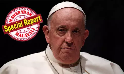 ഫ്രാന്‍സിസ് മാര്‍പ്പാപ്പയുടെ ആരോഗ്യനില ഗുരുതരം; രണ്ട് തവണ ശ്വാസതടസം ഉണ്ടായതിനെ തുടര്‍ന്ന് കൃത്രിമശ്വാസം നല്‍കുന്നു; കടുത്ത അണുബാധയും കഫക്കെട്ടുമാണ് സ്ഥിതി വഷളാക്കുന്നു; 17 ദിവസമായി റോമിലെ ജെമെല്ലി ആശുപത്രിയില്‍ ചികിത്സയില്‍ തുടര്‍ന്ന് മാര്‍പാപ്പ