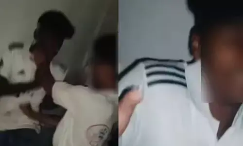 അടി അവനെ..മുഖം നോക്കി കൊടുക്ക്..; സ്കൂൾ വിദ്യാർഥിയെ സഹപാഠികൾ ചേർന്ന് അതിക്രൂരമായി തല്ലിച്ചതച്ചു; കഴുത്തിന് പിടിച്ചിടിച്ചു; സംഭവം മാനന്തവാടിയിൽ; ഭയപ്പെടുത്തുന്ന ദൃശ്യങ്ങൾ പുറത്ത്