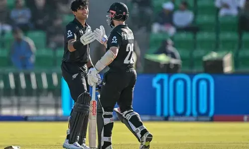 പ്രോട്ടീസിനെതിരെ സെഞ്ചുറി ഹാട്രിക് തികച്ച് വില്യംസന്‍; ചാമ്പ്യന്‍സ് ട്രോഫിയിലെ രണ്ടാം സെഞ്ചുറിയുമായി രചിന്‍ രവീന്ദ്ര; അവസാന ഓവറുകളില്‍ ബാറ്റിംഗ് വെടിക്കെട്ടുമായി ഗ്ലെന്‍ ഫിലിപ്‌സ്; ലഹോറില്‍ റണ്‍മല ഉയര്‍ത്തി ന്യൂസിലന്‍ഡ്; ഫൈനലിലേക്ക് ദക്ഷിണാഫ്രിക്കയ്ക്ക് 363 റണ്‍സ് വിജയദൂരം