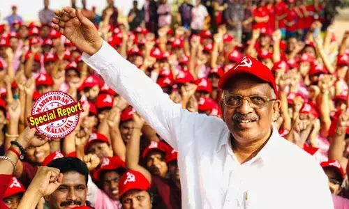 കണ്ണൂരിന്‍ താരകമല്ലോ, ചെഞ്ചോരപ്പൊന്‍ കതിരല്ലോ, നാടിന്‍ നെടുനായകനല്ലോ ധീര സഖാഖ്; വി എസിനുശേഷം സിപിഎമ്മിലെ ഏറ്റവും ജനപ്രിയ നേതാവായ പി ജെ ഇത്തവണ സെക്രട്ടറിയേറ്റില്‍ എത്തുമോ; 73കാരനായ നേതാവിന് ഇത് ലാസ്റ്റ് ചാന്‍സ്; കൊല്ലം സമ്മേളനത്തിലും ശ്രദ്ധ കണ്ണൂര്‍ പൊളിറ്റിക്സ്