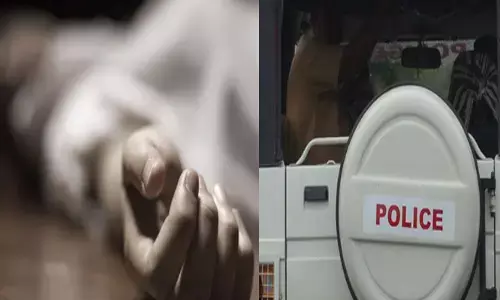 എറണാകുളത്ത് മധ്യവയസ്കയെ വീടിനുള്ളിൽ മരിച്ച നിലയിൽ കണ്ടെത്തി; ഒറ്റക്കായിരുന്നു താമസം; മൃതദേഹം ആദ്യം കണ്ടത് ബന്ധുക്കളും നാട്ടുകാരും; പോലീസ് സ്ഥലത്തെത്തി