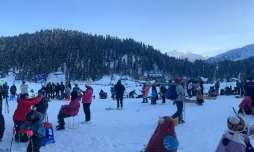 ആക്രമണങ്ങൾ ഗണ്യമായി കുറയുന്നു; കാശ്മീരിൽ വിനോദസഞ്ചാരികളുടെ എണ്ണത്തിൽ വൻവർദ്ധനവ്; മഞ്ഞ് കാണാൻ തിക്കും തിരക്കും കൂട്ടി ആളുകൾ; അമർനാഥ് തീർത്ഥാടകാരുടെ എണ്ണത്തിലും വർദ്ധനവ്