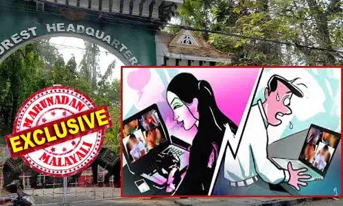 പാമ്പും ഏണിയും ചേര്‍ന്ന് ഏണിയും പാമ്പും കളിക്കാന്‍ ആഗ്രഹിക്കുന്നവരെ ഹണിട്രാപ്പില്‍ വീഴ്ത്തും; അധ്യാപകനെ അടിച്ചാലും മരം മുറിക്കാരില്‍ നിന്നും കൈക്കൂലി വാങ്ങിയാലും പിന്നെ സുരക്ഷിതര്‍; വഴുതക്കാട്ടുള്ള വനം വകുപ്പ് ആസ്ഥാനത്ത് വന്യമൃഗ ശല്യം! സെക്രട്ടറിയേറ്റിലെ മൂന്ന് ഏമാന്മാര്‍ വീഡിയോയില്‍ കുടുങ്ങിയെന്ന് ആക്ഷേപം; ഏമാനും കുടുങ്ങിയോ എന്ന് സംശയം; അന്വേഷണം തുടങ്ങി പോലീസ് ഇന്റലിജന്‍സ്