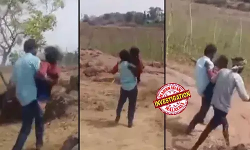 29കാരനുമായി 14കാരിയുടെ വിവാഹം; ഭര്‍തൃവീട്ടിലേക്ക് പോകാന്‍ മടിച്ച് പെണ്‍കുട്ടി; ഏഴാം ക്ലാസുകാരിയെ  തോളത്തിട്ട് ഭര്‍ത്താവിന് അരികെയെത്തിച്ച് സഹോദരന്മാര്‍; അനുഗമിച്ച് അമ്മയും; പ്രദേശവാസികള്‍ പകര്‍ത്തിയ ദൃശ്യങ്ങള്‍ വൈറലായതോടെ ബാലവിവാഹത്തിന് ബന്ധുക്കള്‍ അറസ്റ്റില്‍