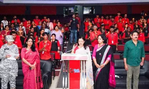 ലഹരിക്കെതിരെ സ്‌നേഹദീപം തെളിയിച്ച് ഡിഫറന്റ് ആര്‍ട് സെന്ററിലെ ഭിന്നശേഷിക്കാര്‍